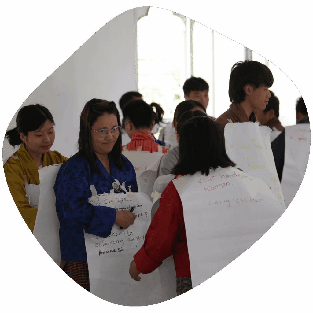 group of people and participant attaching their ideas and looking for other supports, people supporting each other